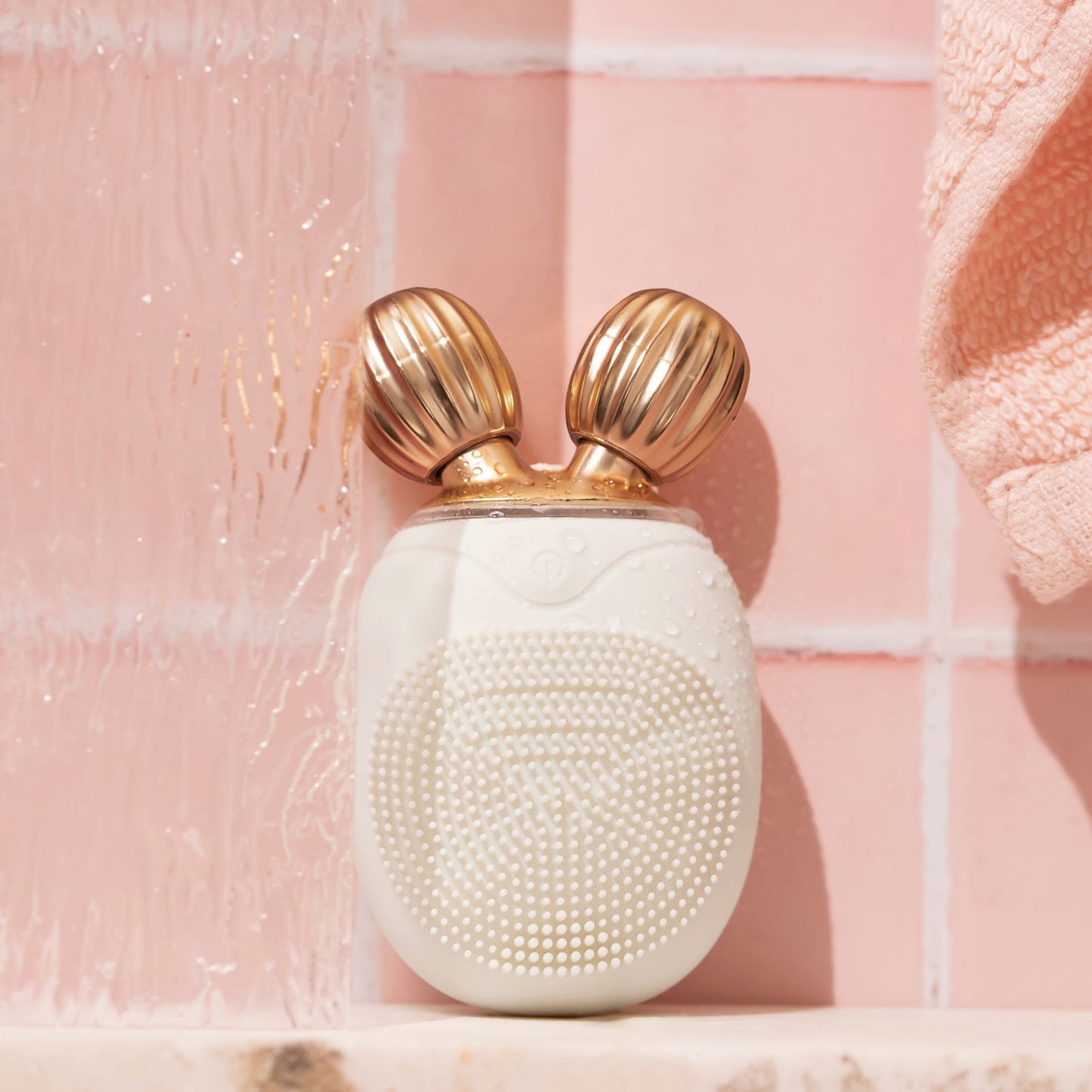 LUCE Facial Cleansing Brush+ Roller - LuceBeauty.com