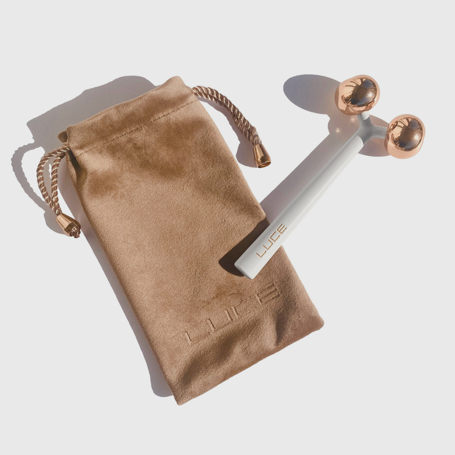 Sculpting and Depuffing Deluxe Face Roller - LuceBeauty.com