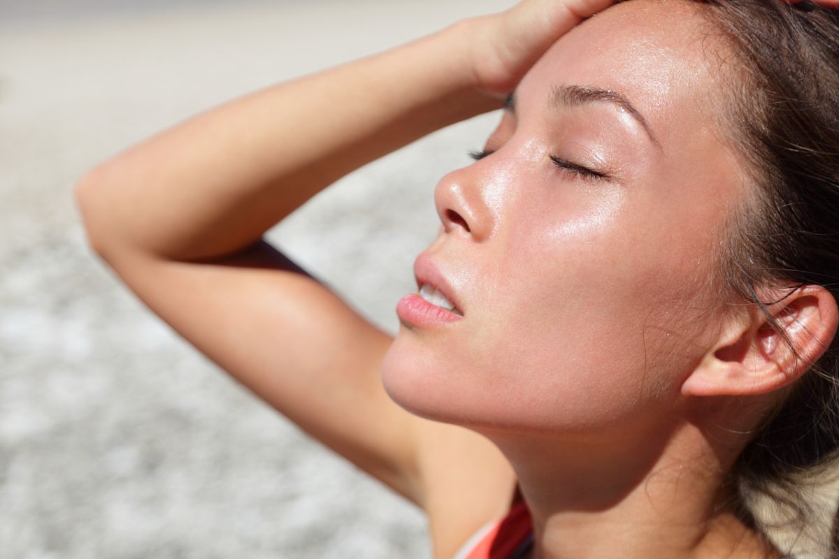 Tips to Help Manage Sweat and Prevent Acne During the Summer Months-LUCEBEAUTY